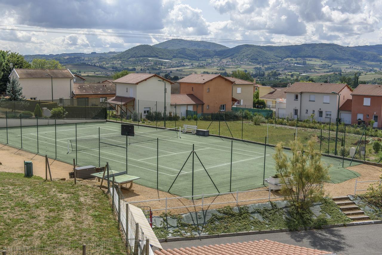 Hotel Le Chatard Sarcey Esterno foto