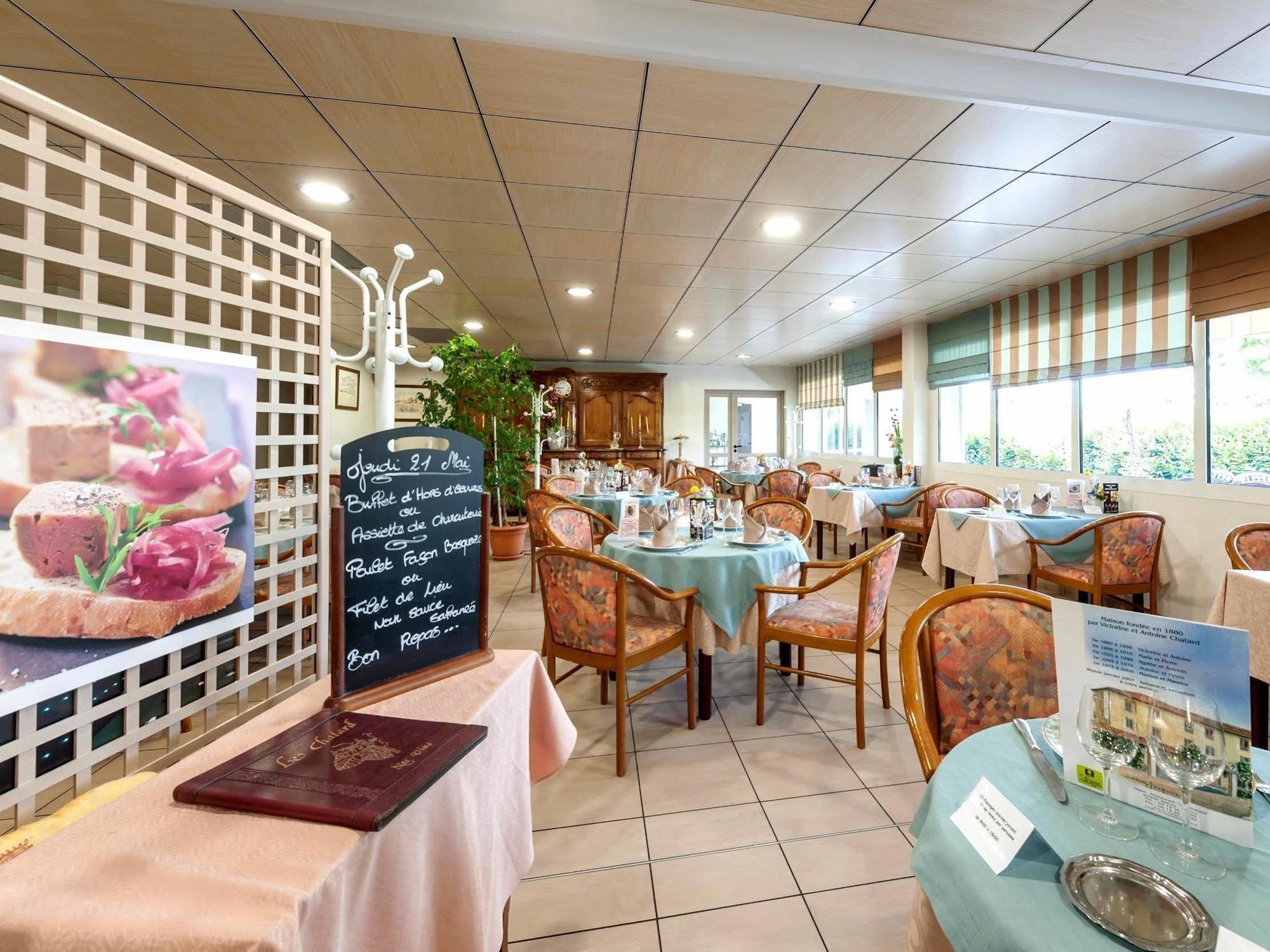 Hotel Le Chatard Sarcey Esterno foto