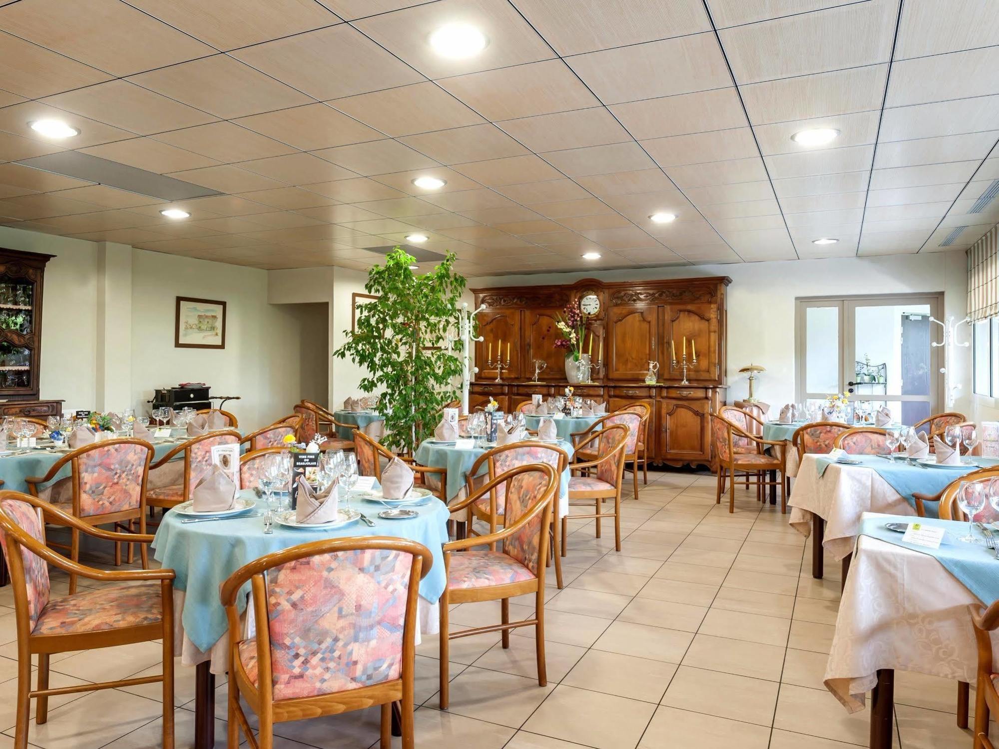 Hotel Le Chatard Sarcey Esterno foto