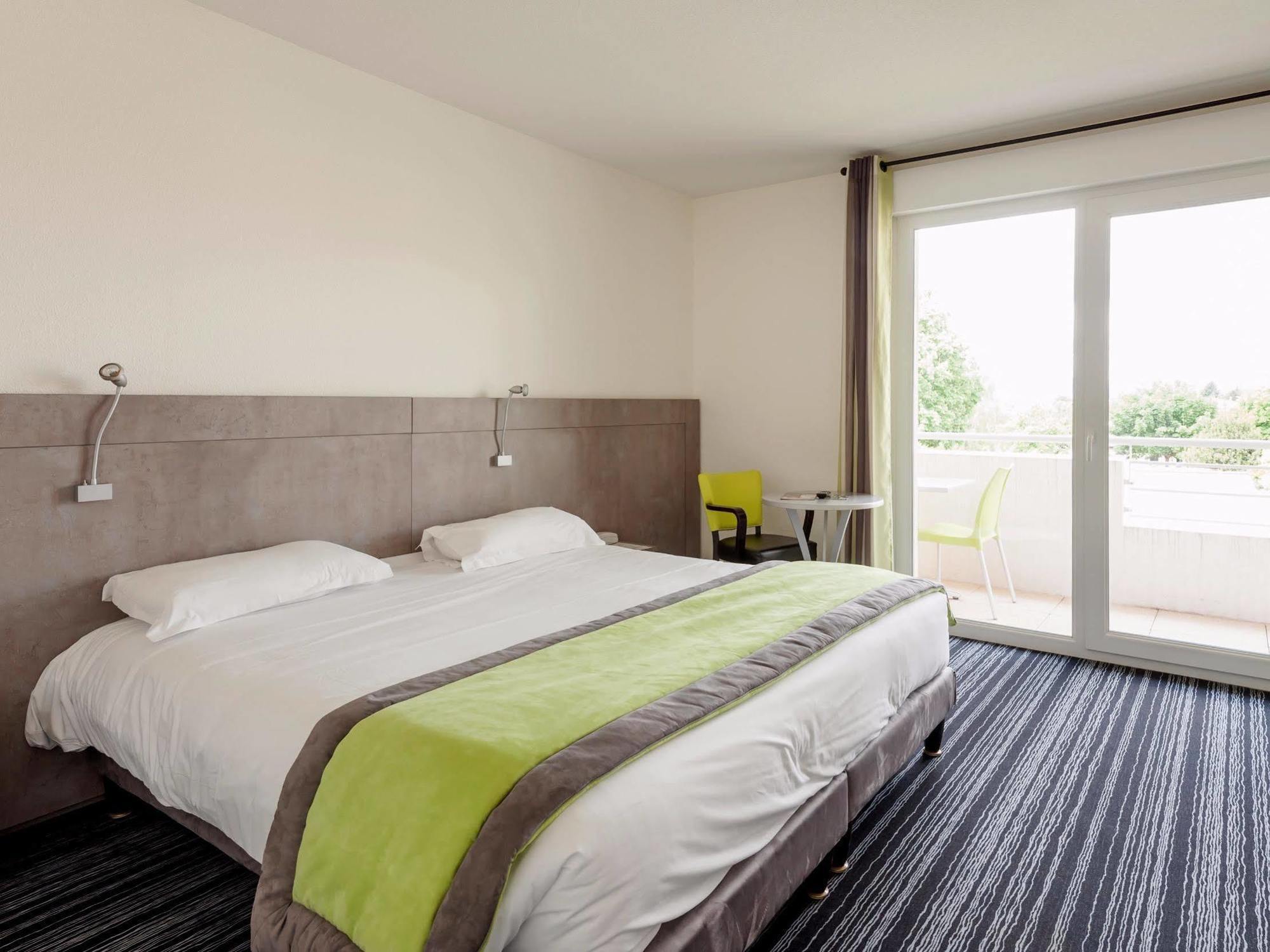 Hotel Le Chatard Sarcey Esterno foto